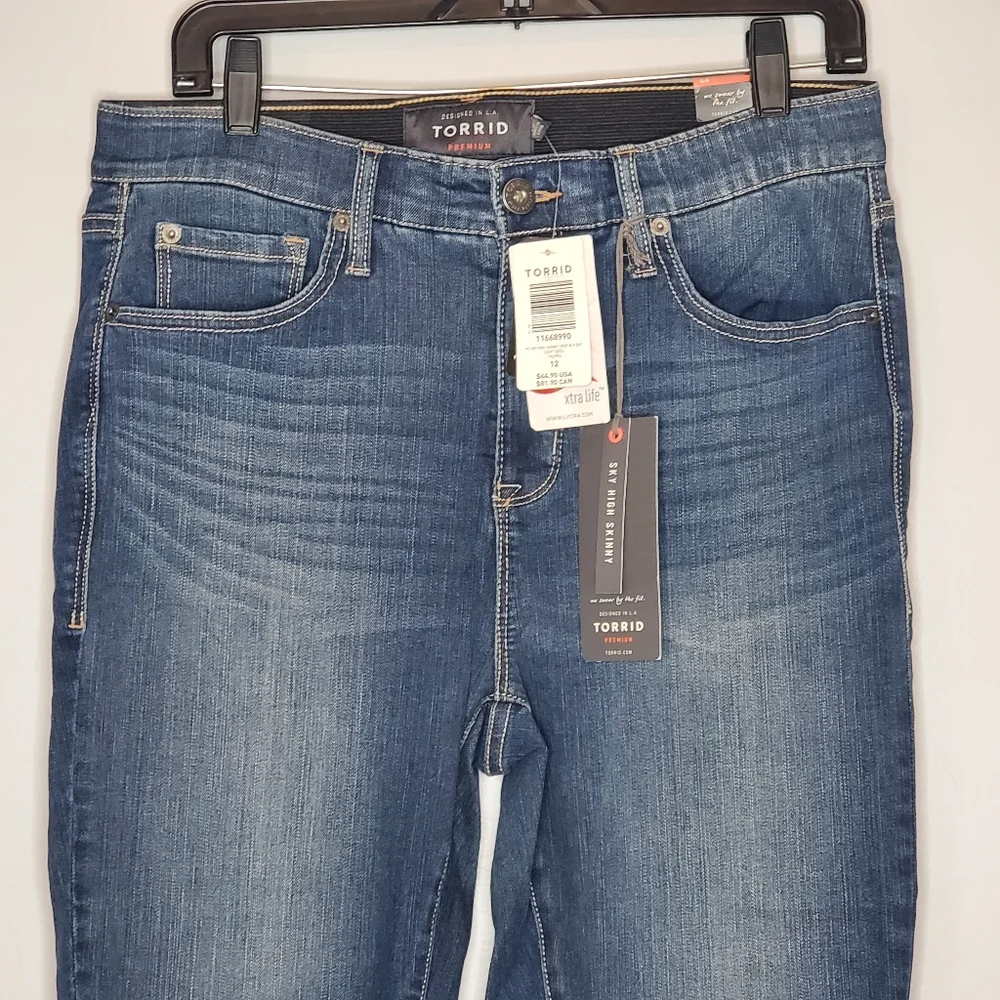 NWT Torrid Sky High Skinny Crop Jeans Super high rise size‎ 12